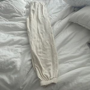 BRANDY MELVILLE ROSA SOFT CREAM SWEATPANTS